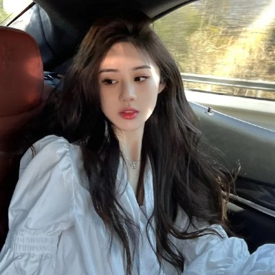 独自在夜晚的海边